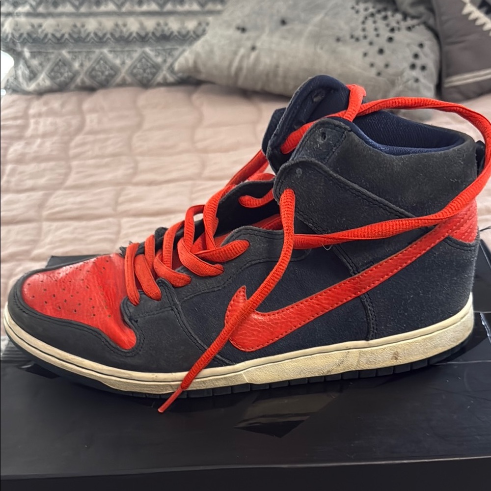 Nike Red and Black Sneakers High-Top Style